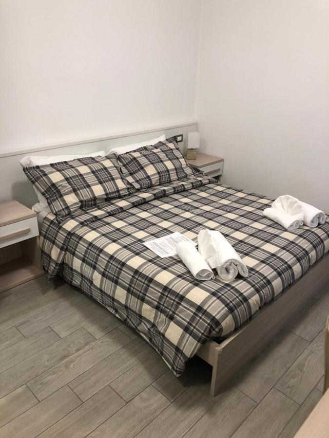 Albergo Aduepassi & Servizio Bike Shuttle 菲纳莱利古雷 外观 照片