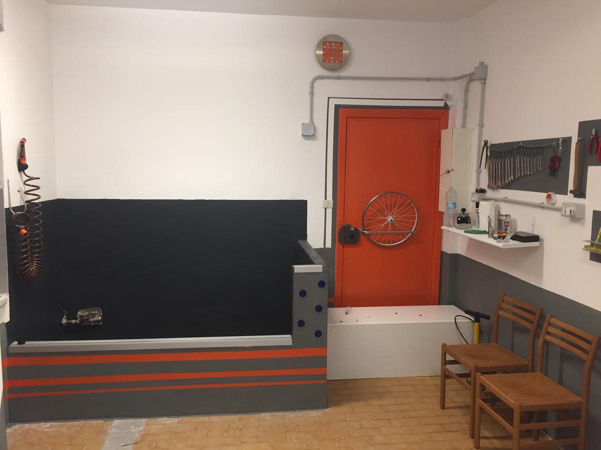 Albergo Aduepassi & Servizio Bike Shuttle 菲纳莱利古雷 外观 照片