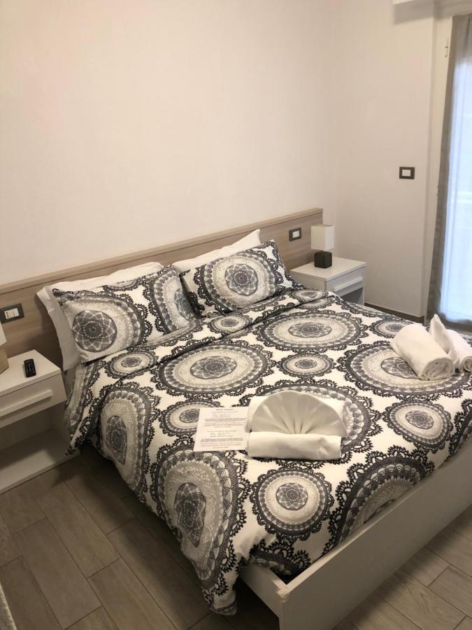 Albergo Aduepassi & Servizio Bike Shuttle 菲纳莱利古雷 外观 照片